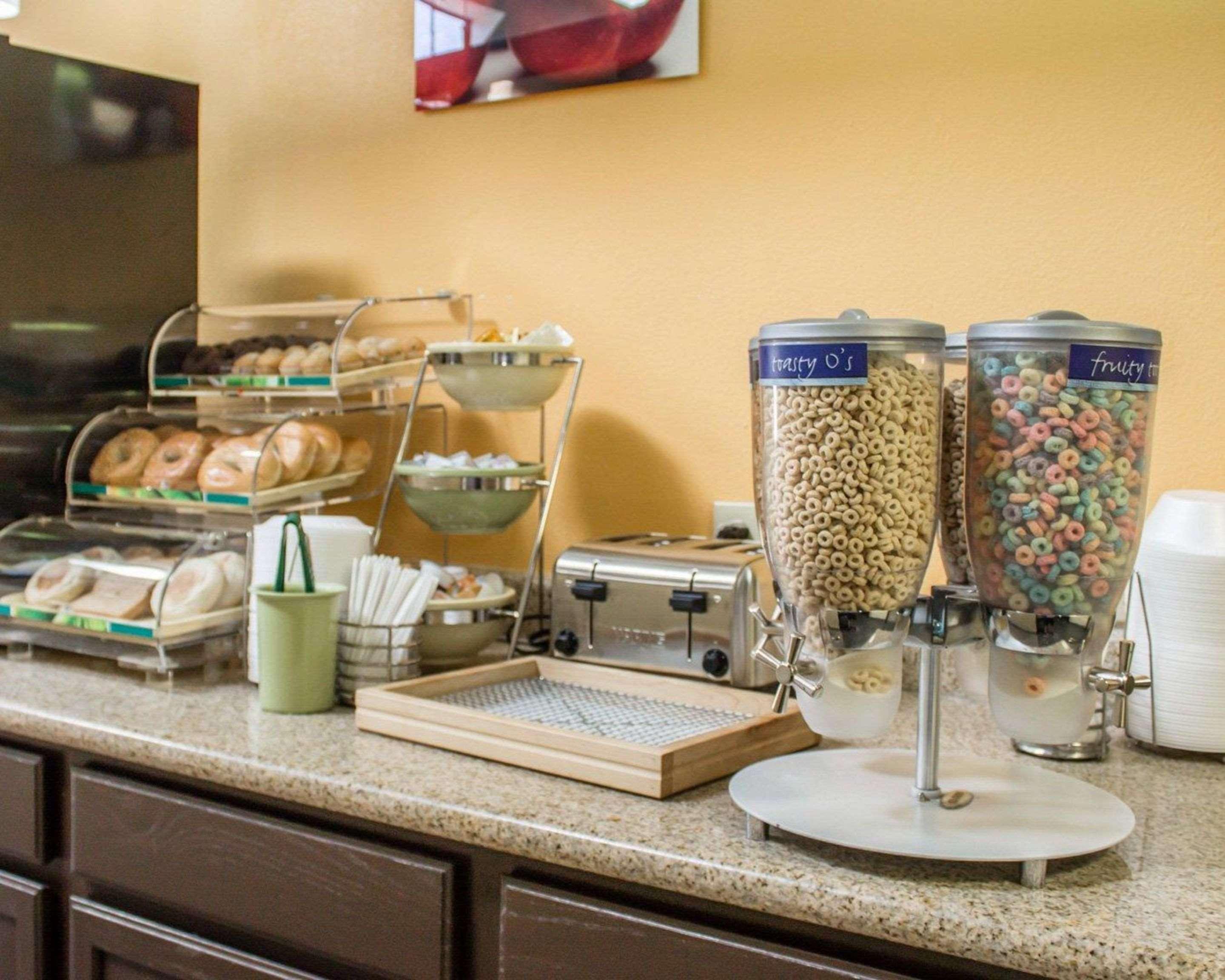 Quality Inn & Suites Medina - Akron West Экстерьер фото