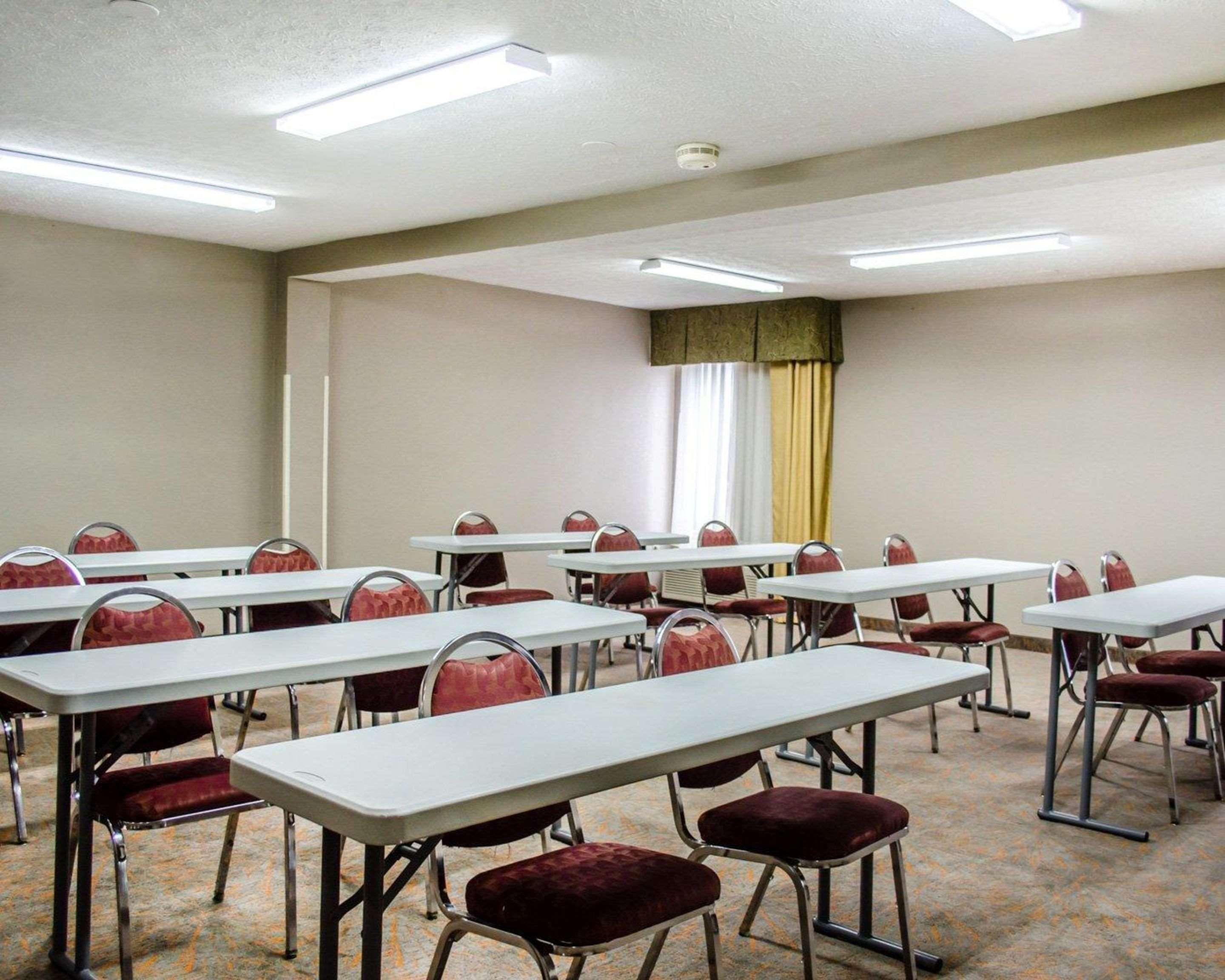 Quality Inn & Suites Medina - Akron West Экстерьер фото