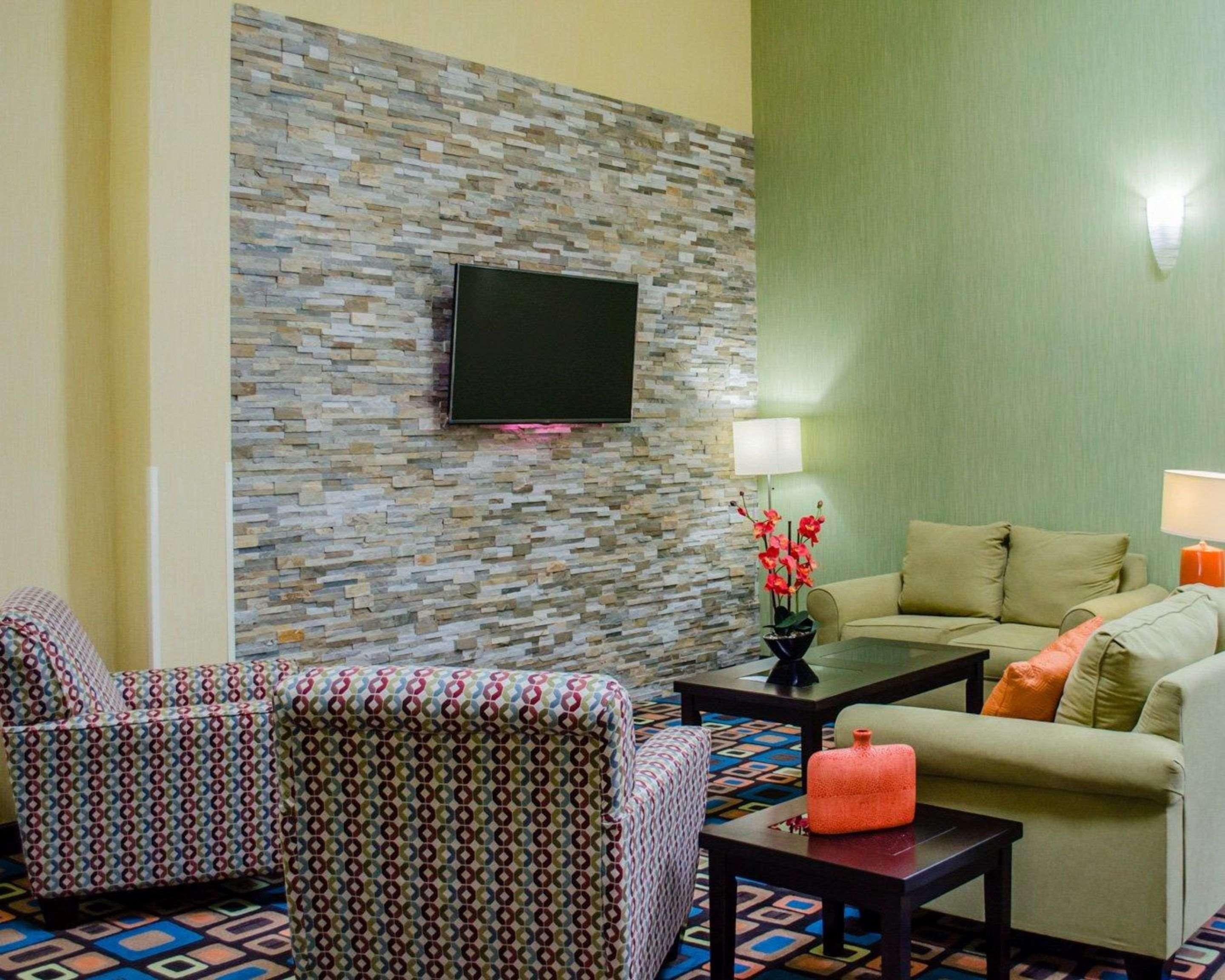 Quality Inn & Suites Medina - Akron West Экстерьер фото