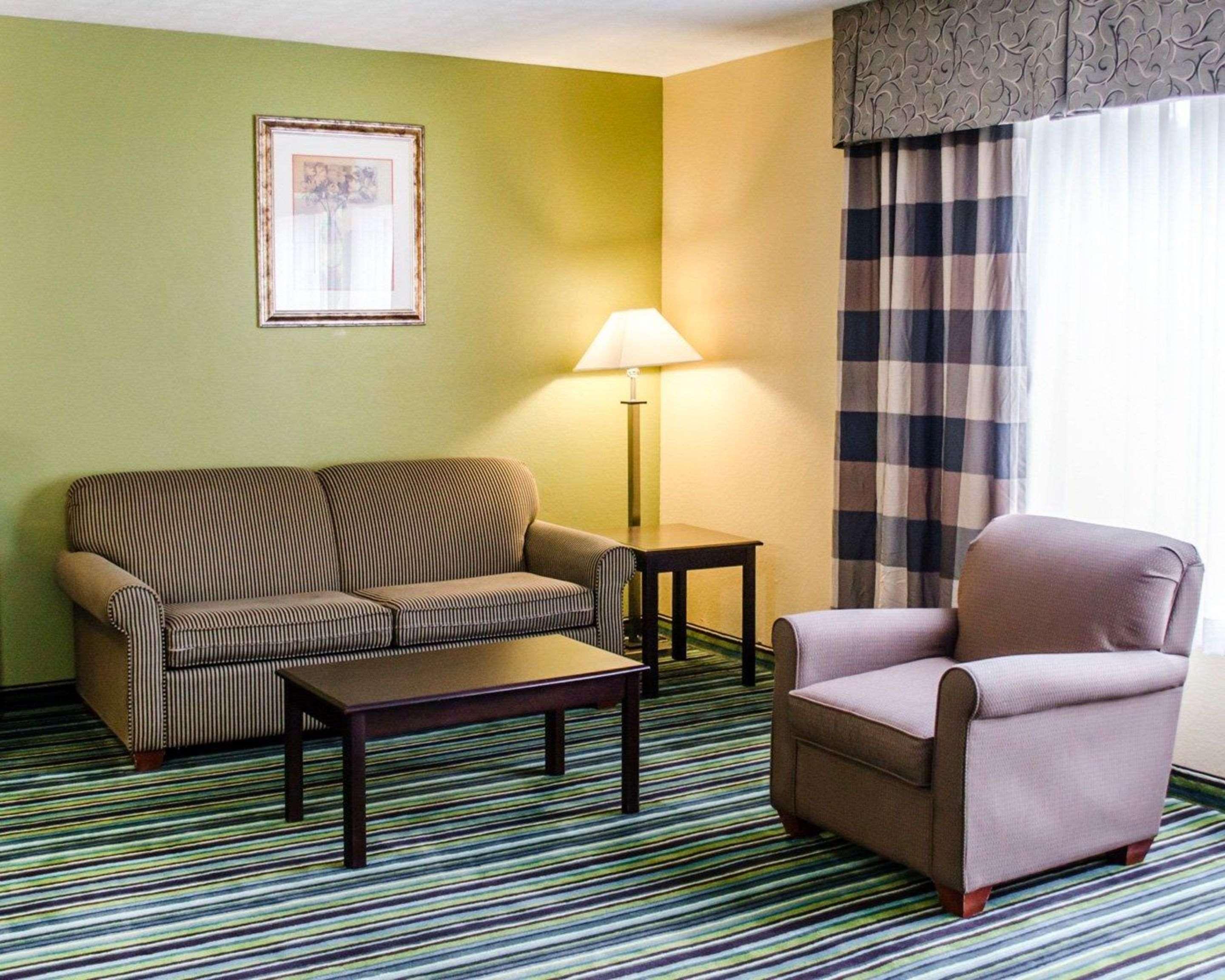 Quality Inn & Suites Medina - Akron West Экстерьер фото
