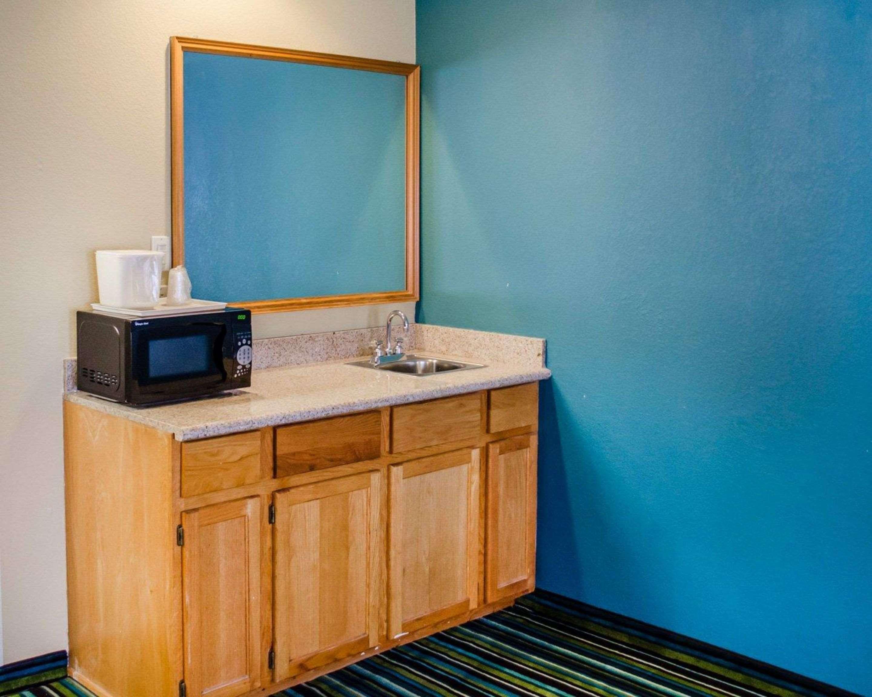 Quality Inn & Suites Medina - Akron West Экстерьер фото