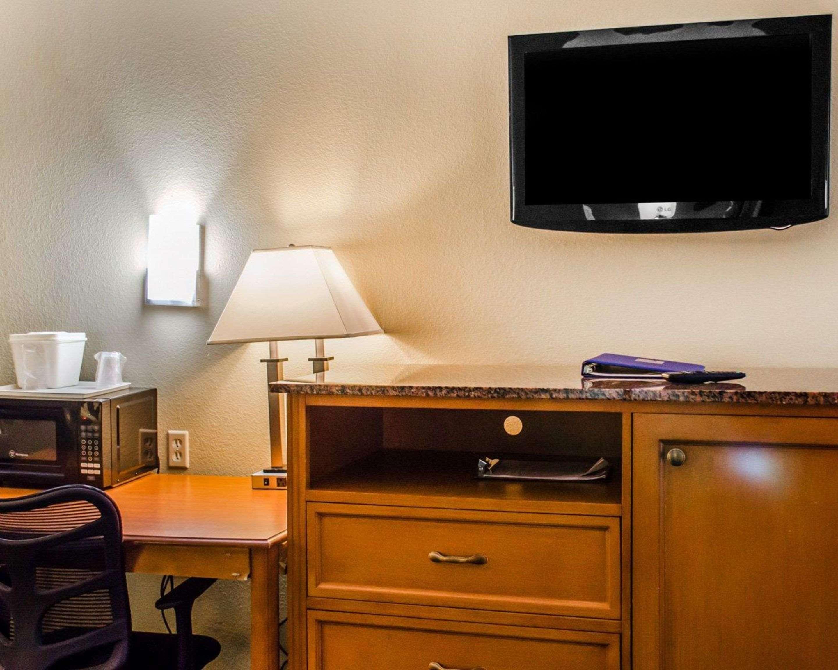 Quality Inn & Suites Medina - Akron West Экстерьер фото